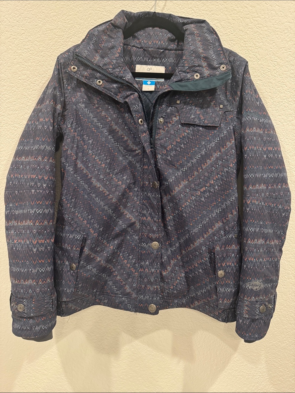 Columbia Omni-Tech Insulated Ski Snowboard Jacket Geometric Chevron Pattern S